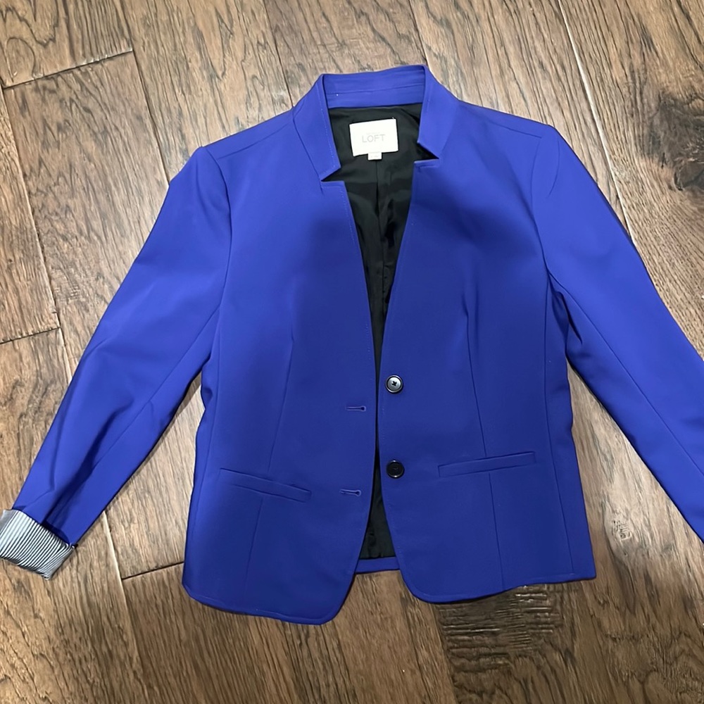 LOFT BLUE BLAZER SIZE 4 NEVER WORN